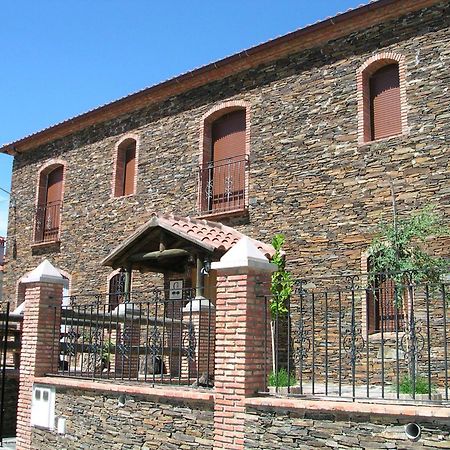 Casa Rural Pena Falcon Torrejón el Rubio Exteriör bild