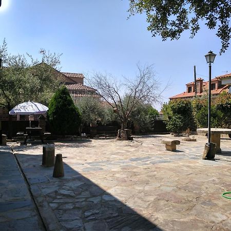 Casa Rural Pena Falcon Torrejón el Rubio Exteriör bild
