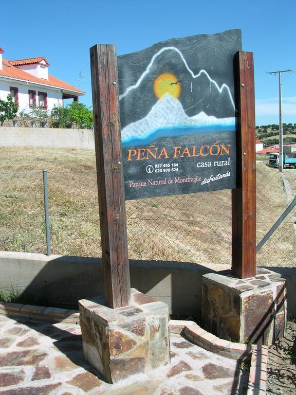 Casa Rural Pena Falcon Pensionat Torrejón el Rubio Exteriör bild