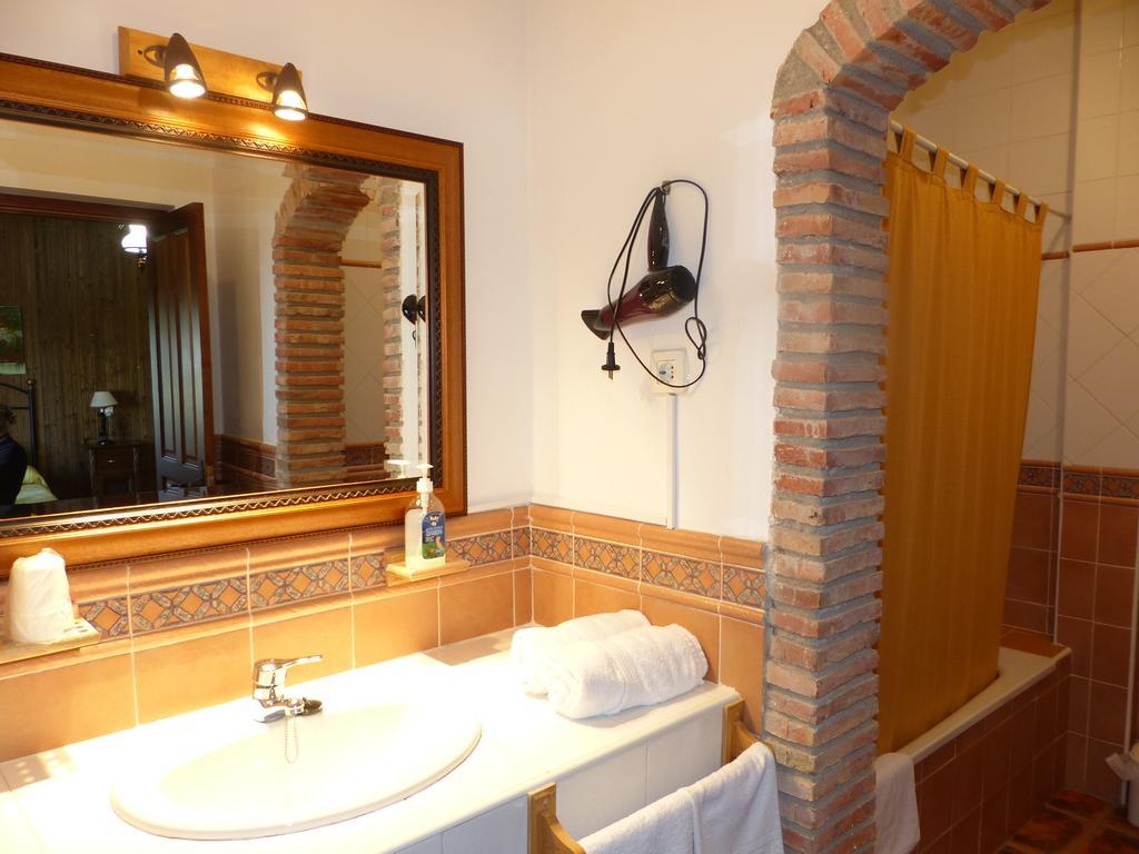 Casa Rural Pena Falcon Pensionat Torrejón el Rubio Exteriör bild