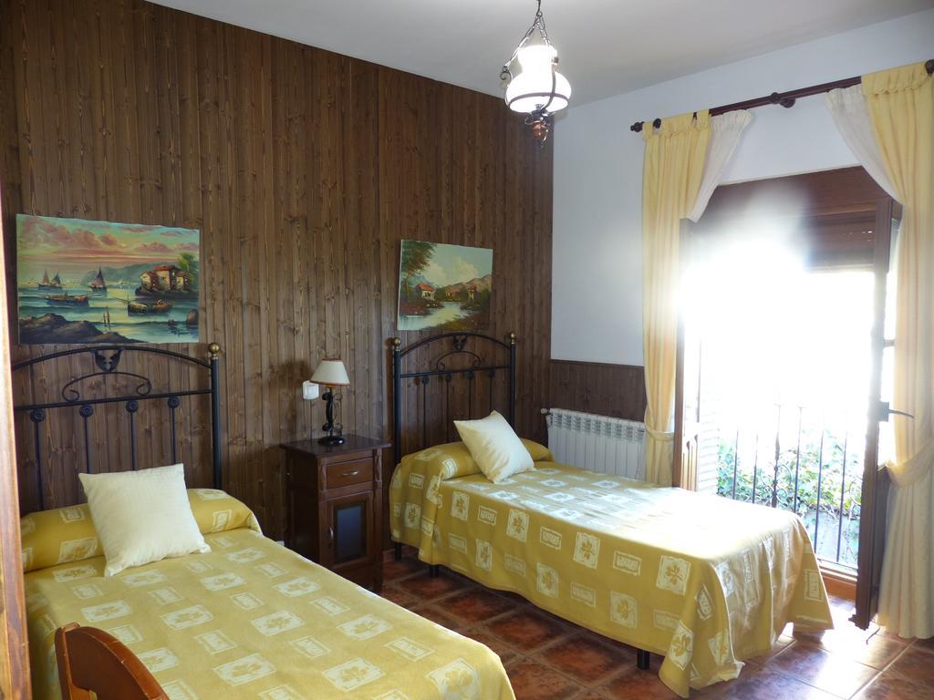 Casa Rural Pena Falcon Torrejón el Rubio Exteriör bild