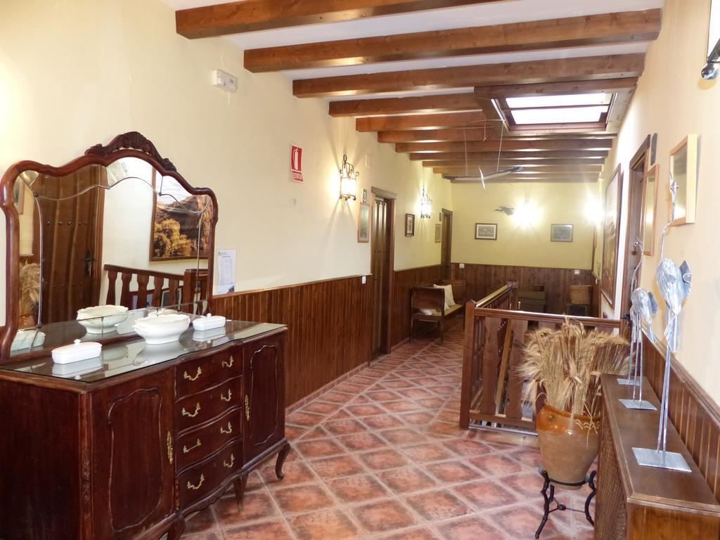 Casa Rural Pena Falcon Pensionat Torrejón el Rubio Exteriör bild