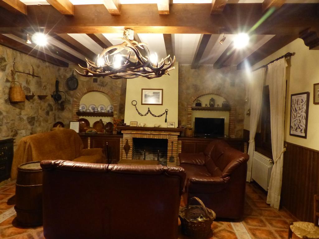 Casa Rural Pena Falcon Torrejón el Rubio Exteriör bild