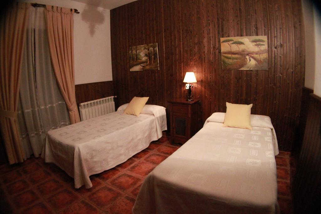 Casa Rural Pena Falcon Torrejón el Rubio Exteriör bild