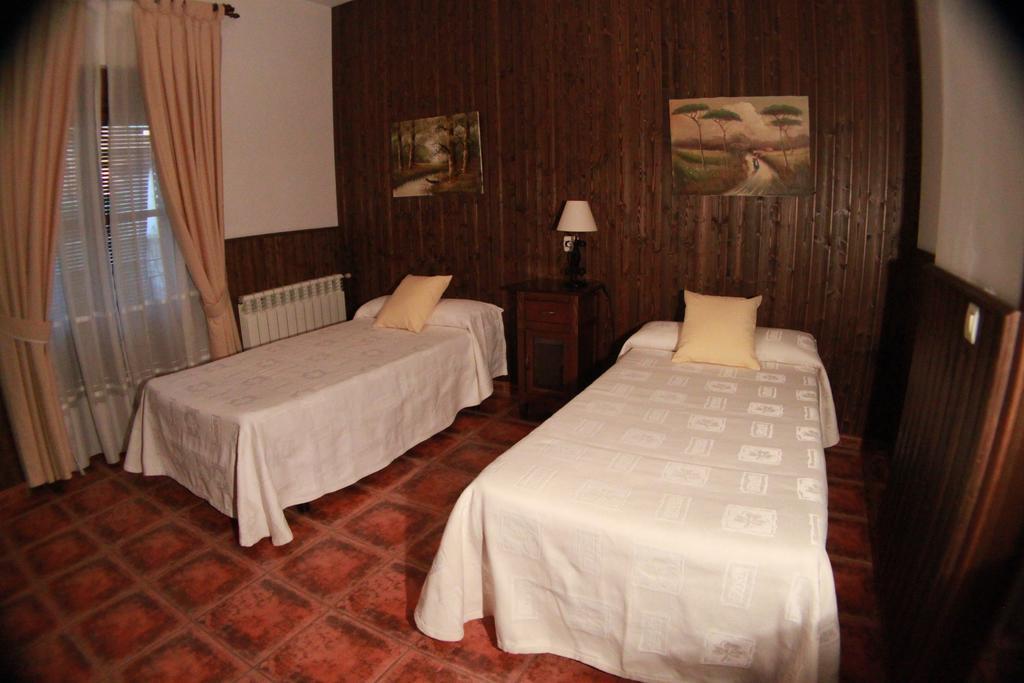Casa Rural Pena Falcon Torrejón el Rubio Exteriör bild
