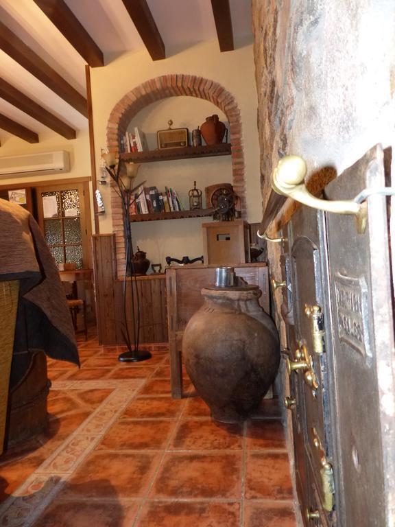 Casa Rural Pena Falcon Torrejón el Rubio Exteriör bild