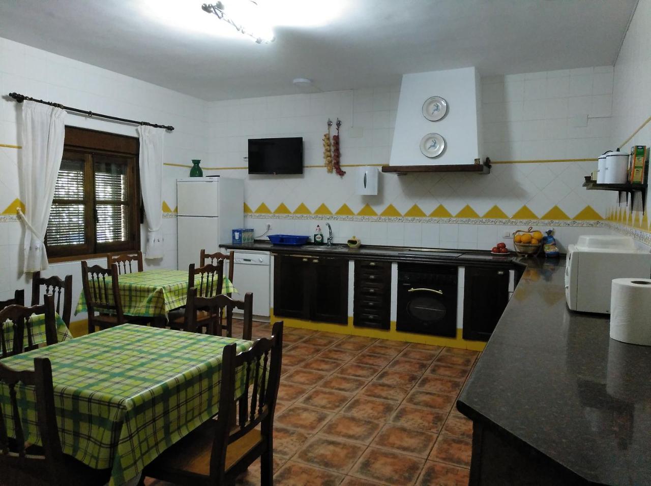 Casa Rural Pena Falcon Pensionat Torrejón el Rubio Exteriör bild