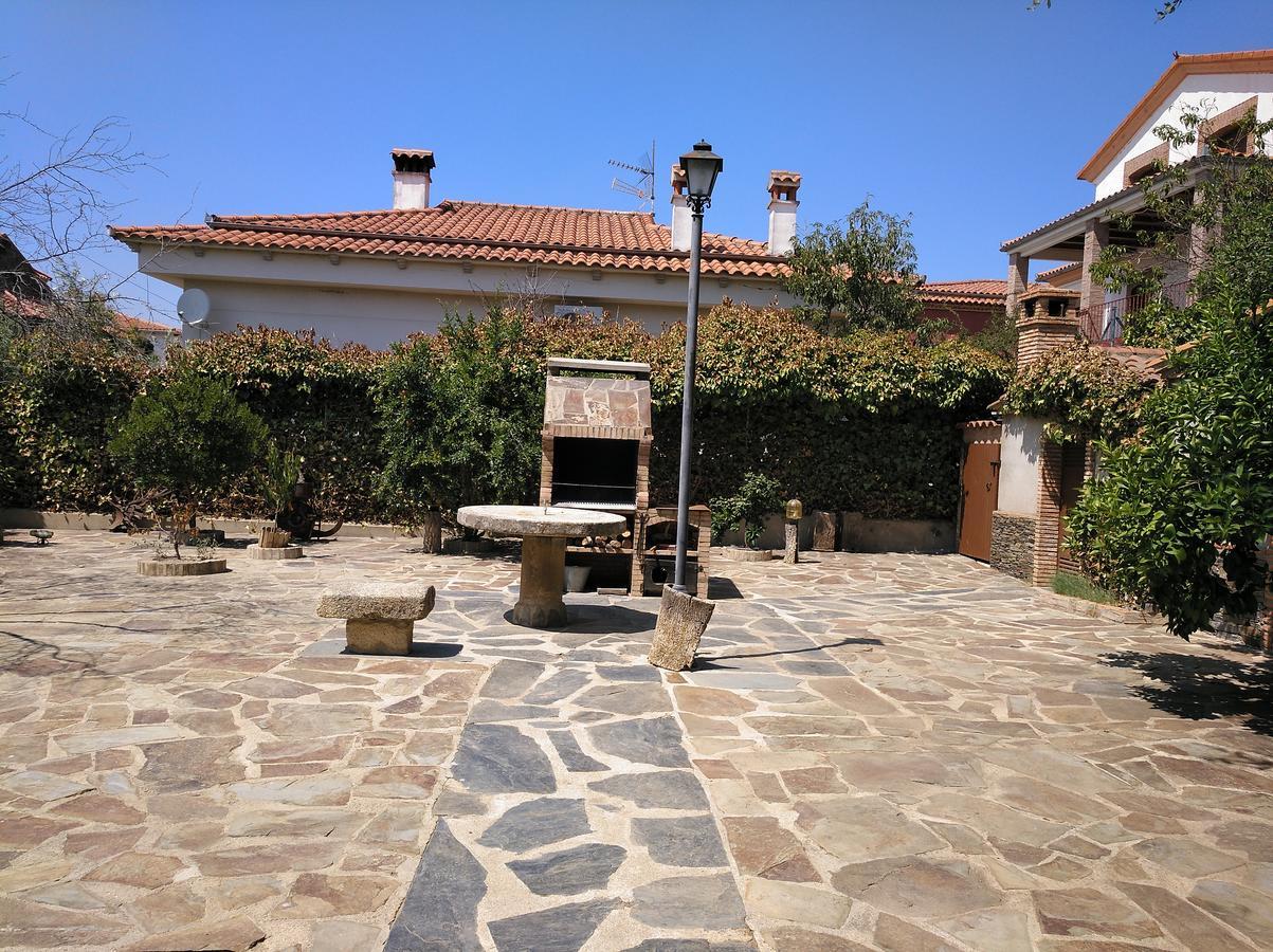 Casa Rural Pena Falcon Torrejón el Rubio Exteriör bild